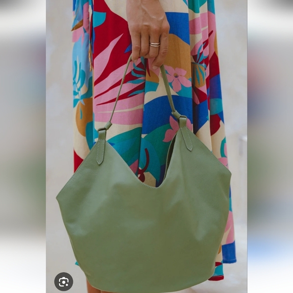VIOLA CASTELLANI Made ln Italy Leather Hobo With Oval Bottom.Sage. NWT - Picture 5 of 16